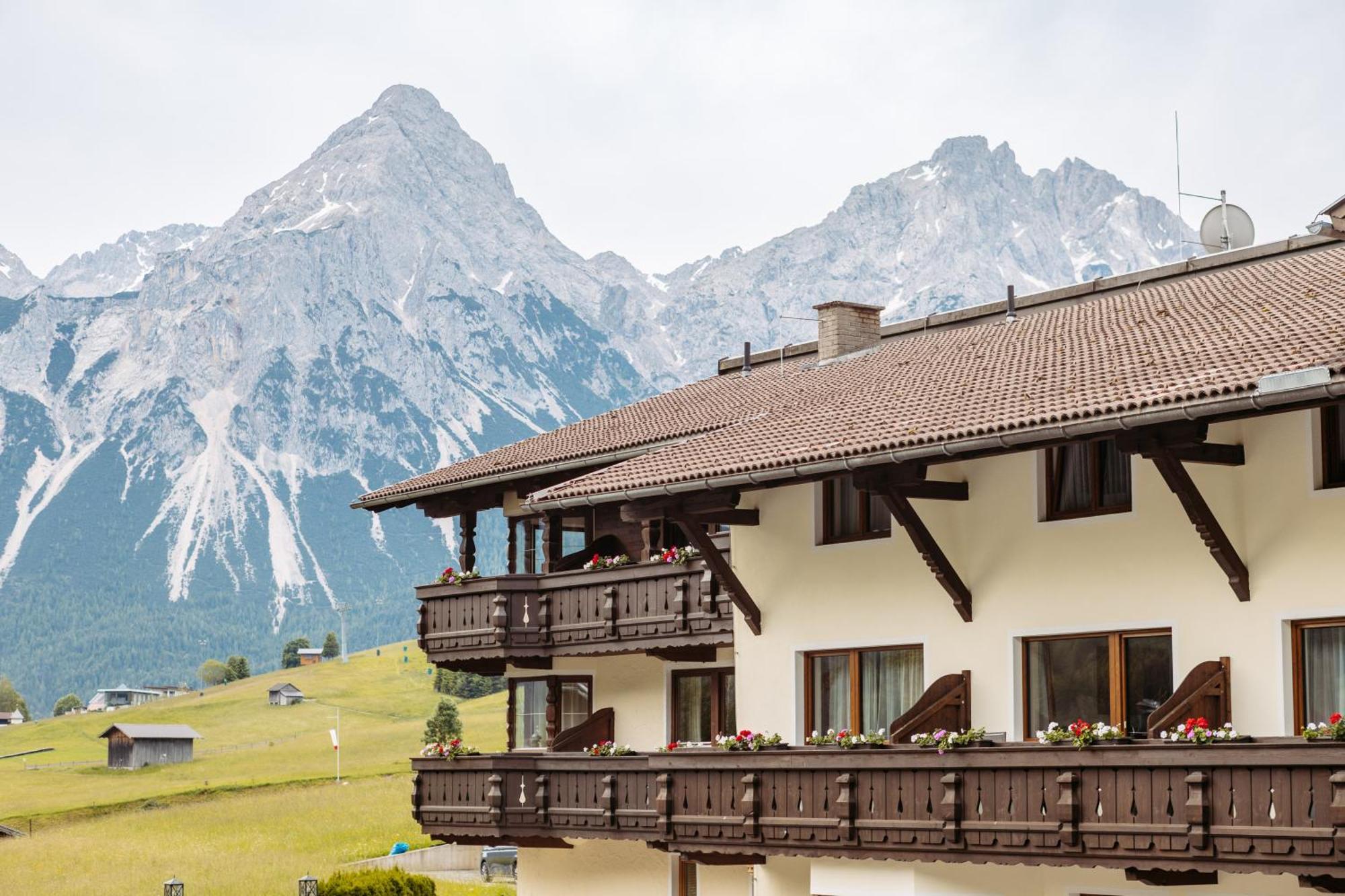 Hotel Klockerhof Lermoos Exteriör bild
