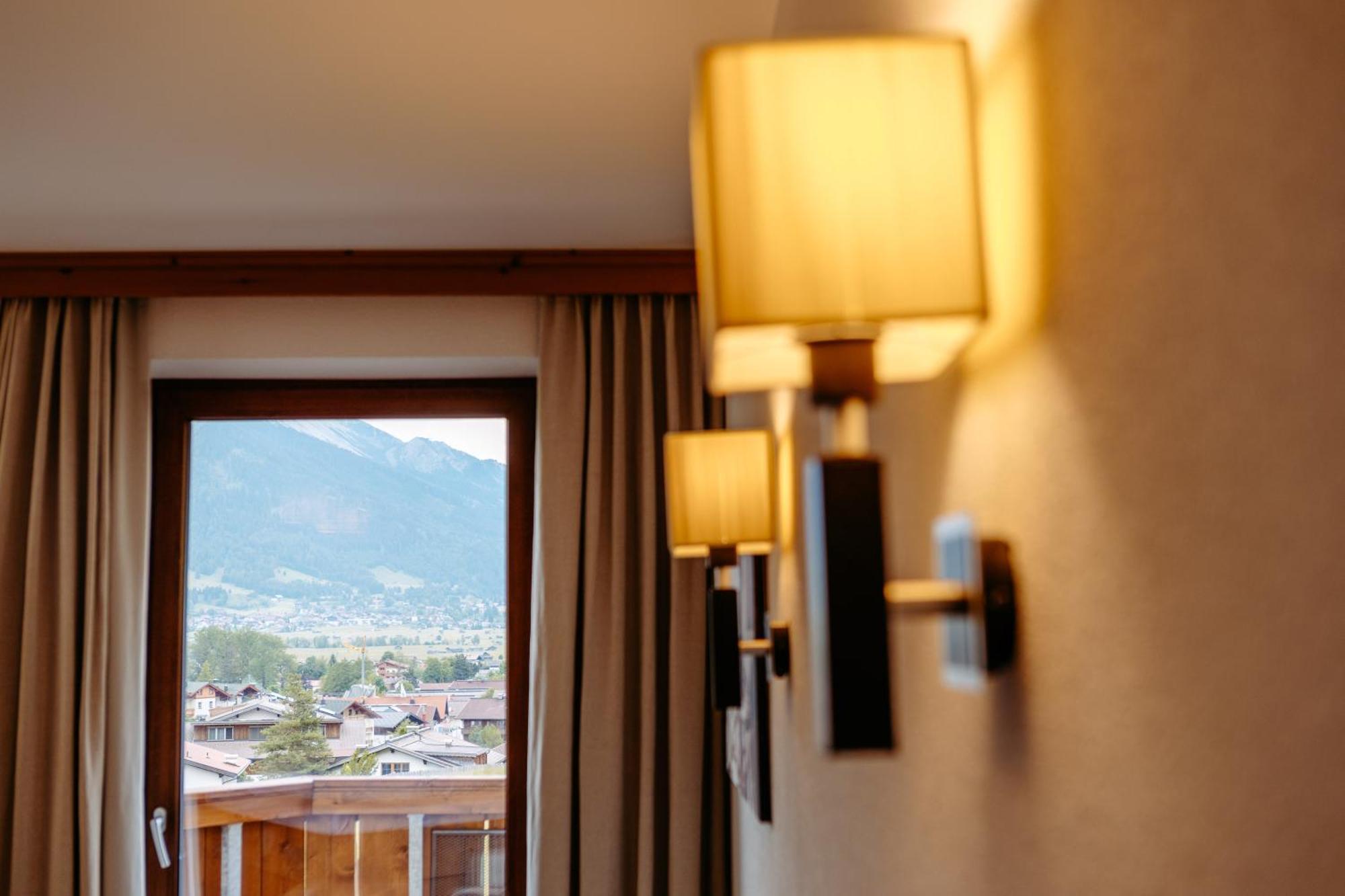 Hotel Klockerhof Lermoos Exteriör bild
