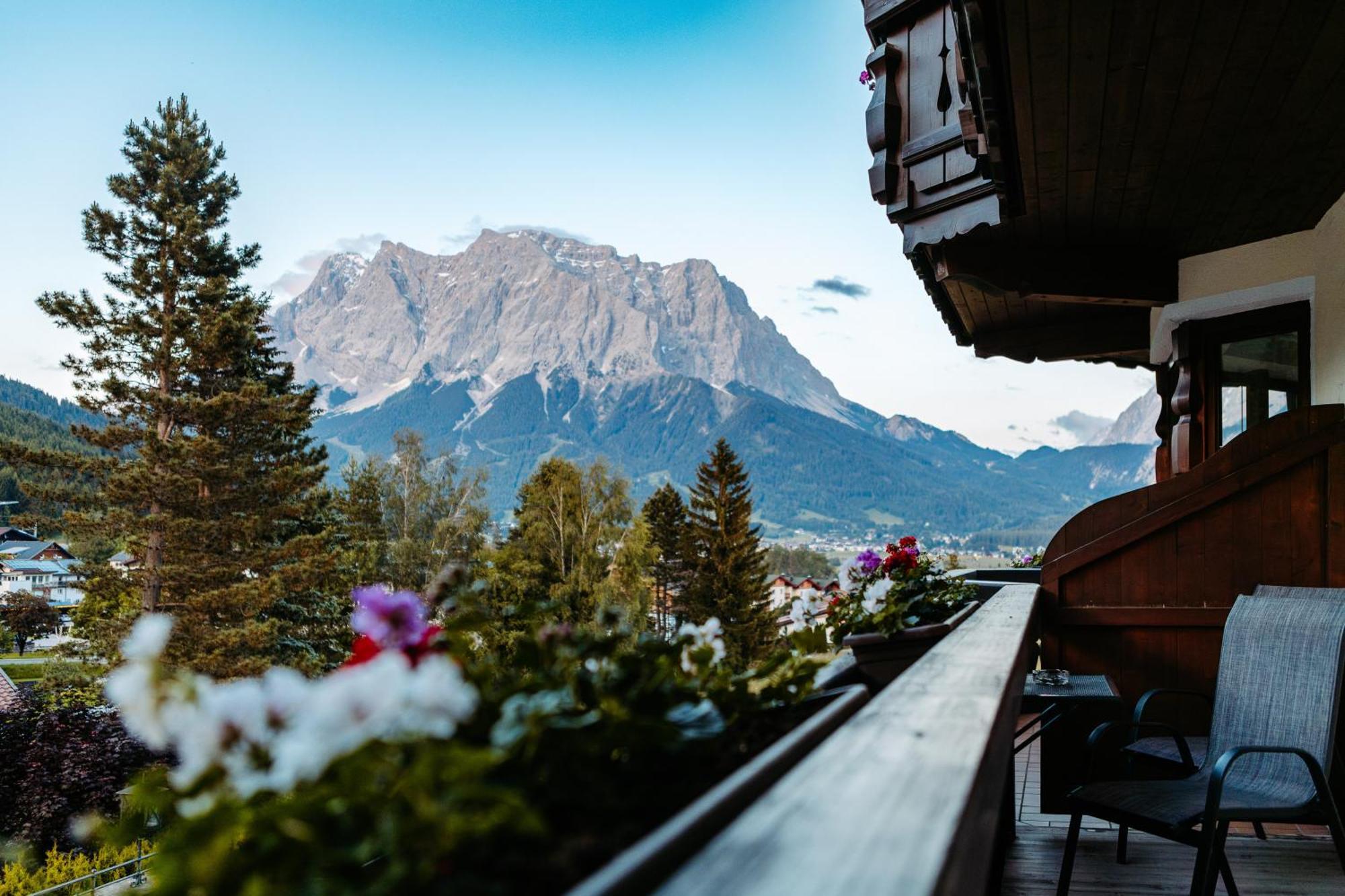 Hotel Klockerhof Lermoos Exteriör bild